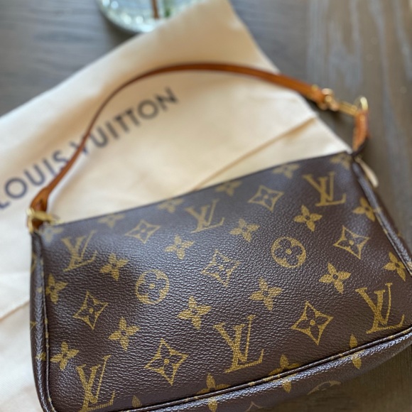Authentic Louis Vuitton Pochette - Picture 5 of 13